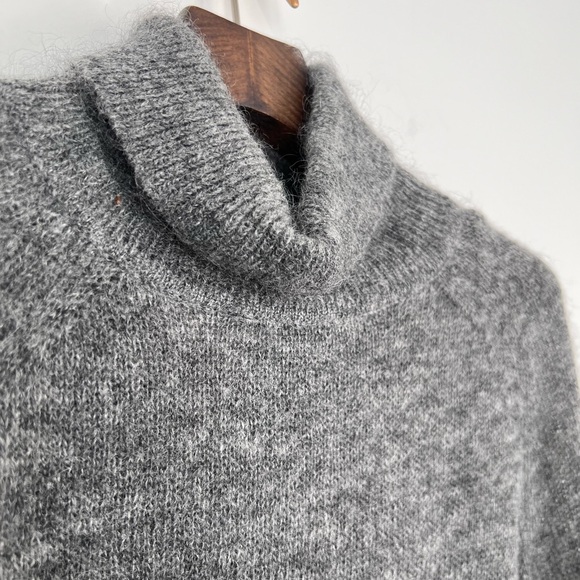 Banana Republic Heritage Line, Grey Mohair|Wool|Other,Pullover,Size:S, VGUC 🤩😍 - Picture 5 of 10
